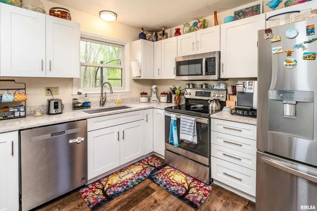 $210,000 | 2017 West Norwood Drive, Carbondale, IL 62901