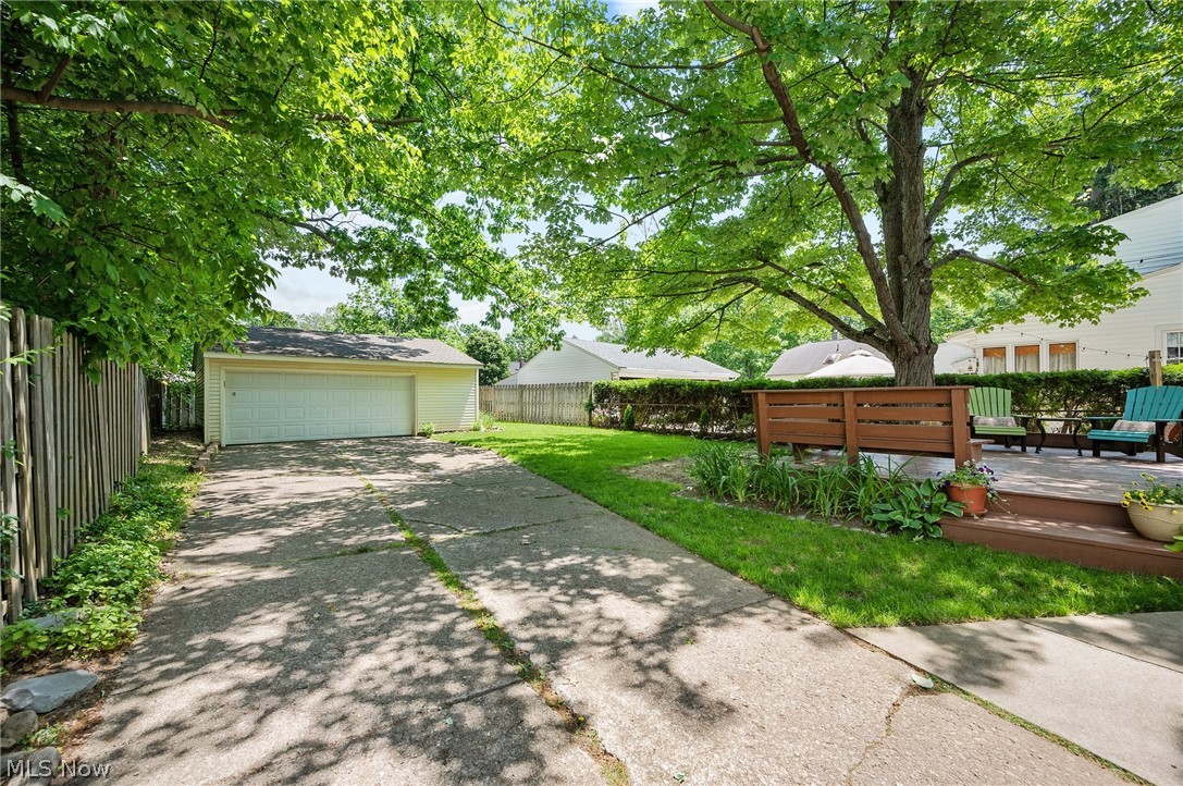 1723 Lyndhurst Road Lyndhurst, OH 44124 - Photo 28 of 32