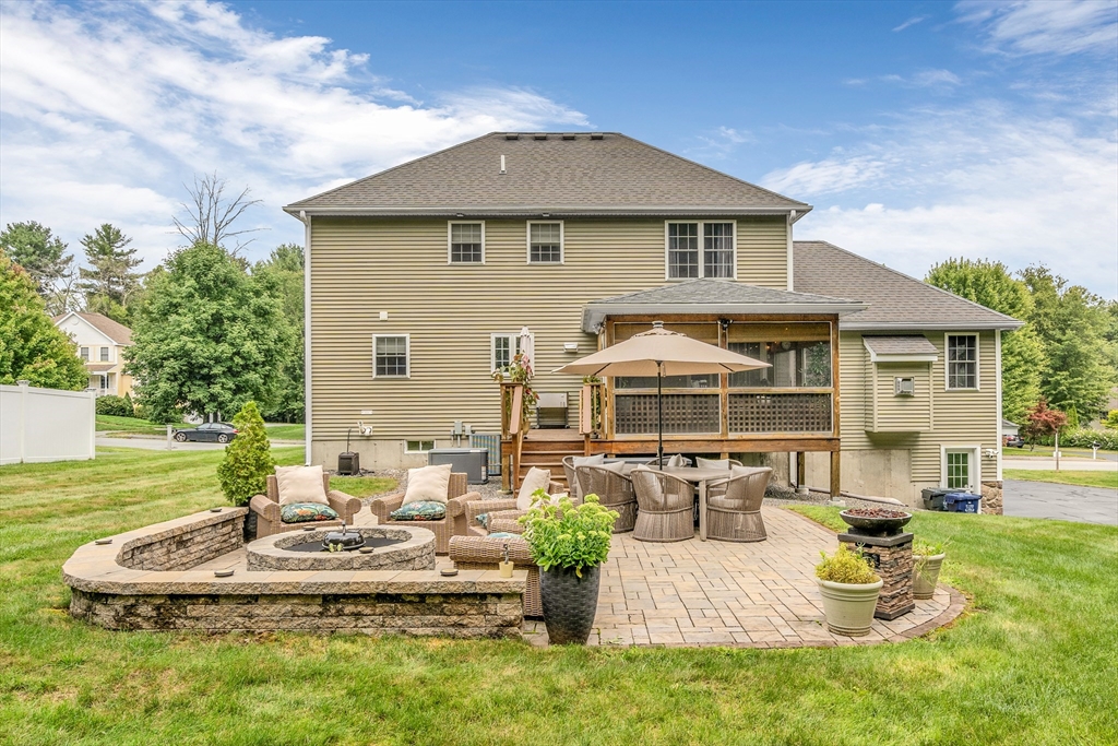 56 Clement Road Dracut, MA 01826 - Photo 11 of 41