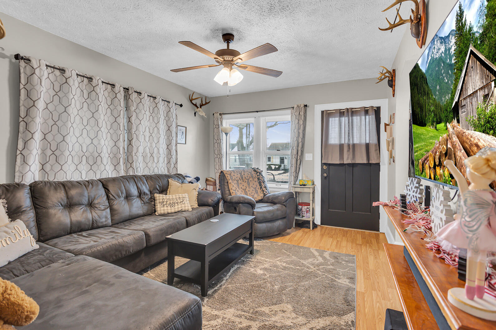 550 Sparks Street Jackson, MI 49202 - Photo 11 of 32 0N0A5697