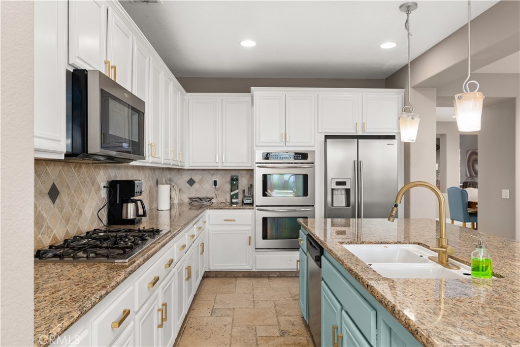 5060 Juneau Court Rancho Cucamonga, CA 91739 - Photo 18 of 42 Kitchen