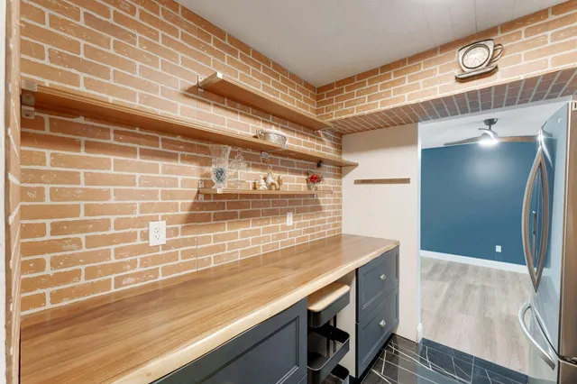 $169,900 | 2700 Oxford Street North, Unit 101, St. Paul, MN 55113