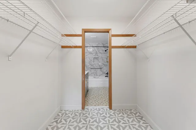 $169,900 | 2700 Oxford Street North, Unit 101, St. Paul, MN 55113