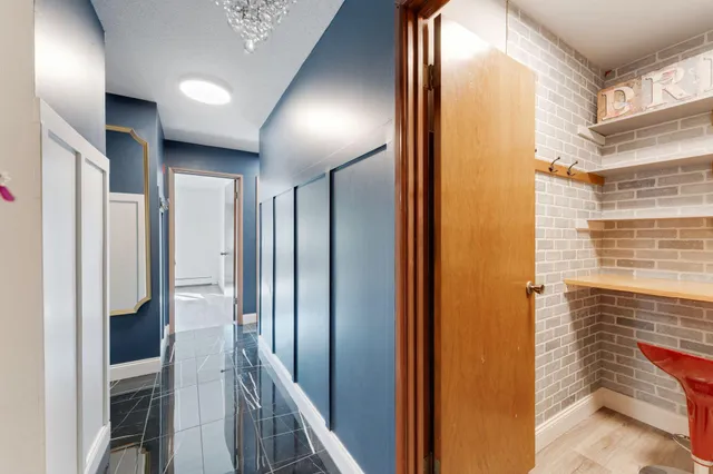 $169,900 | 2700 Oxford Street North, Unit 101, St. Paul, MN 55113