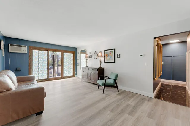 $169,900 | 2700 Oxford Street North, Unit 101, St. Paul, MN 55113