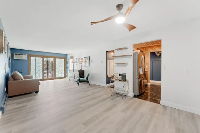 $169,900 | 2700 Oxford Street North, Unit 101, St. Paul, MN 55113