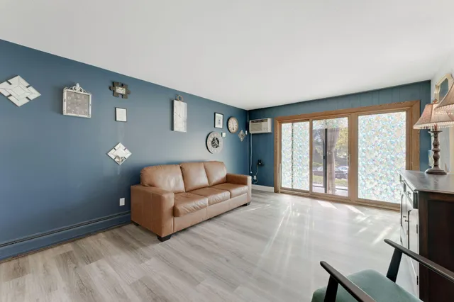 $169,900 | 2700 Oxford Street North, Unit 101, St. Paul, MN 55113