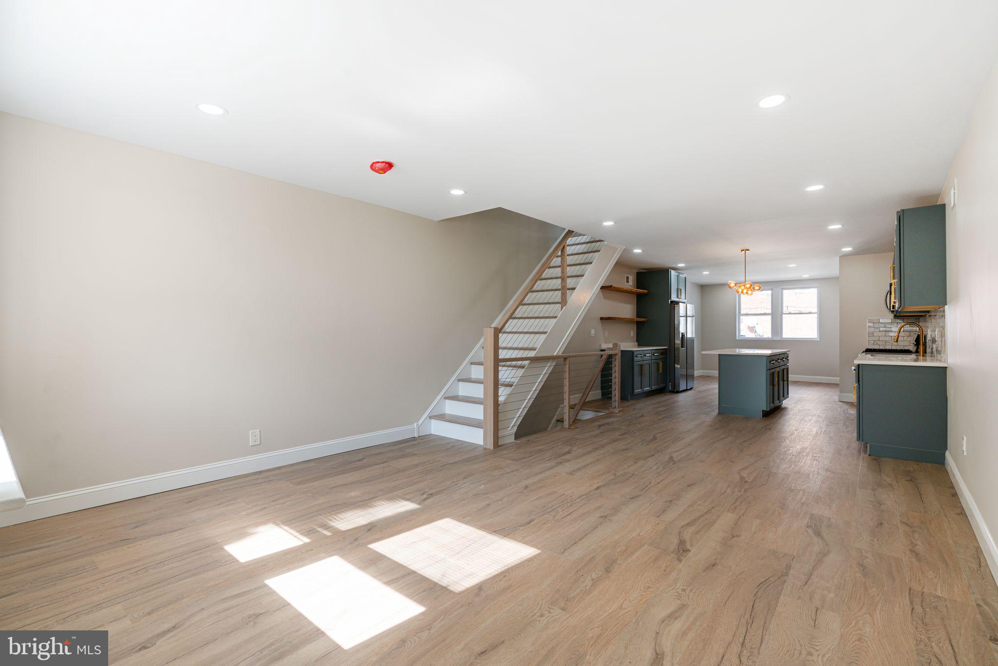 7705 Pickering Avenue Philadelphia, PA 19150 - Photo 3 of 29