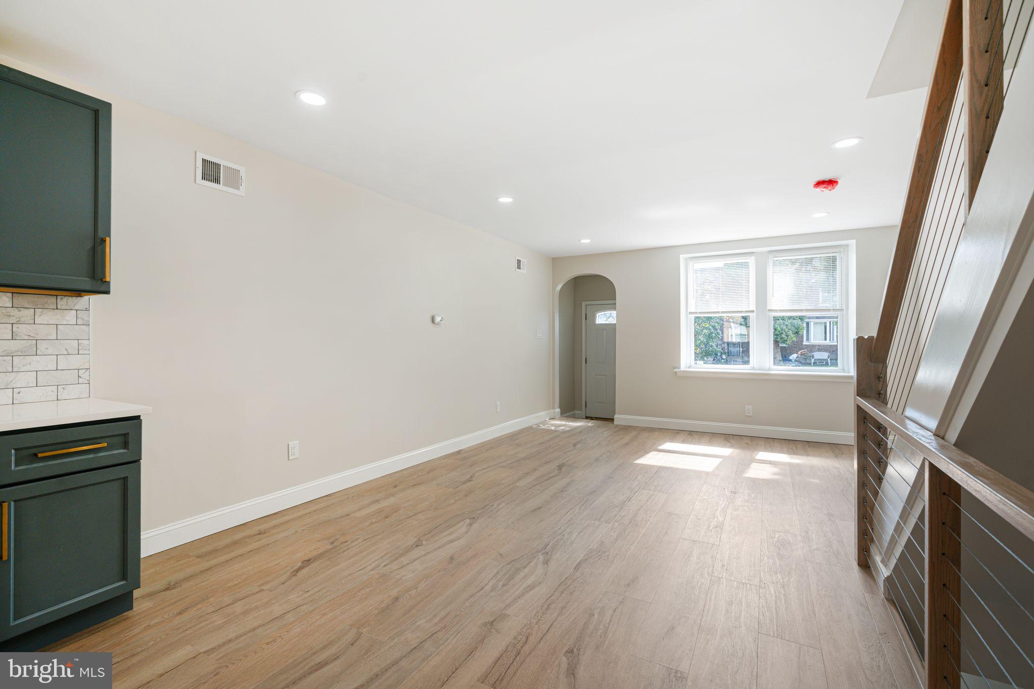 7705 Pickering Avenue Philadelphia, PA 19150 - Photo 4 of 29