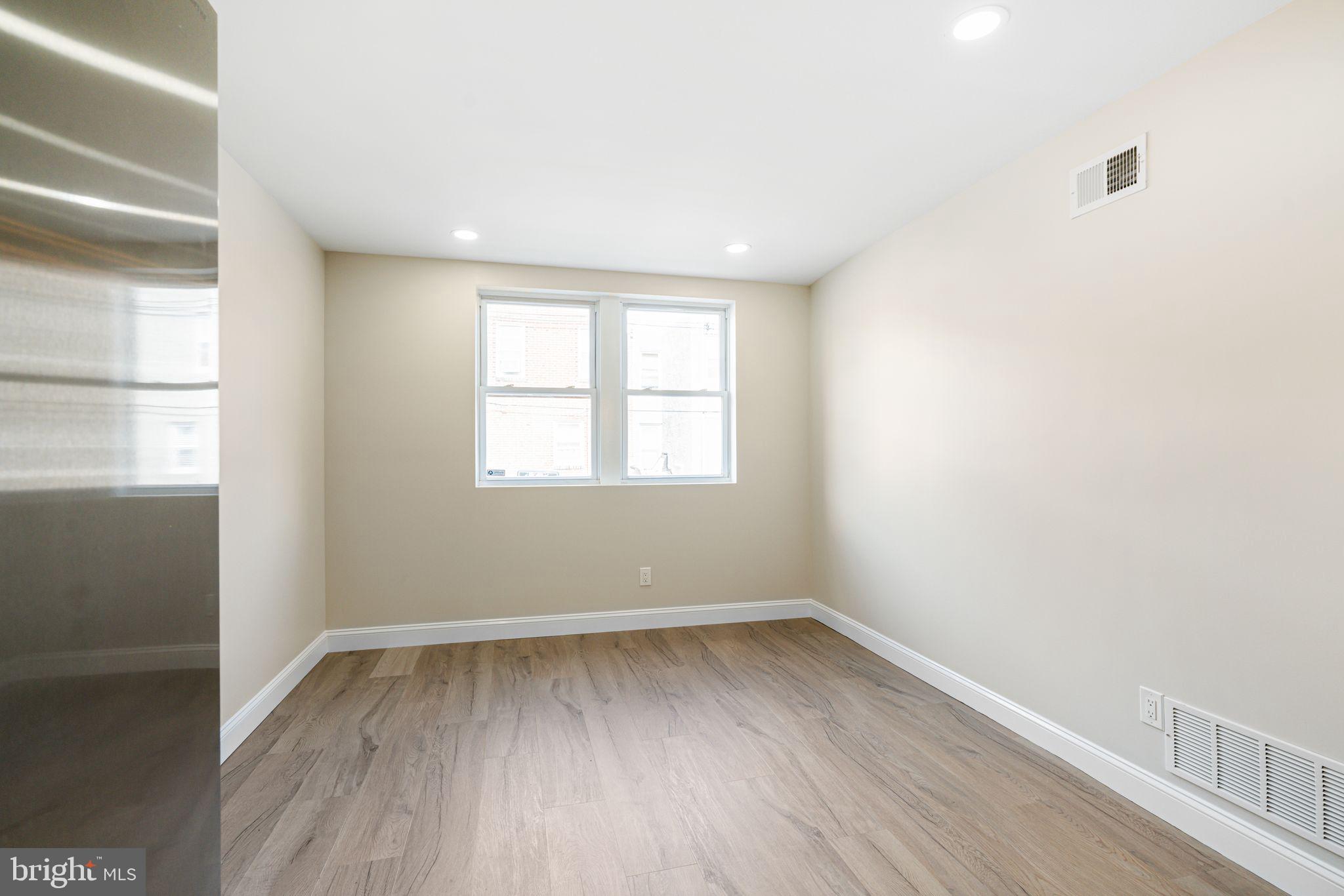7705 Pickering Avenue Philadelphia, PA 19150 - Photo 8 of 29