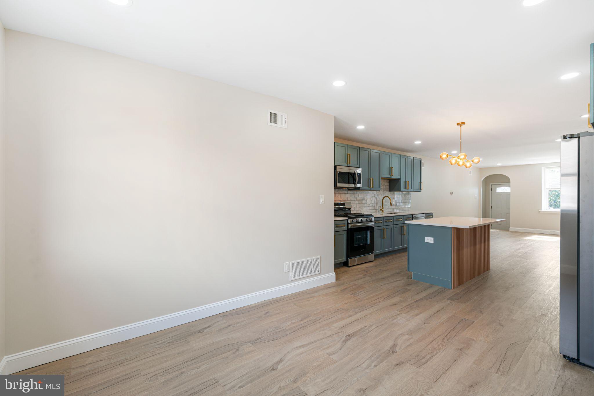 7705 Pickering Avenue Philadelphia, PA 19150 - Photo 9 of 29