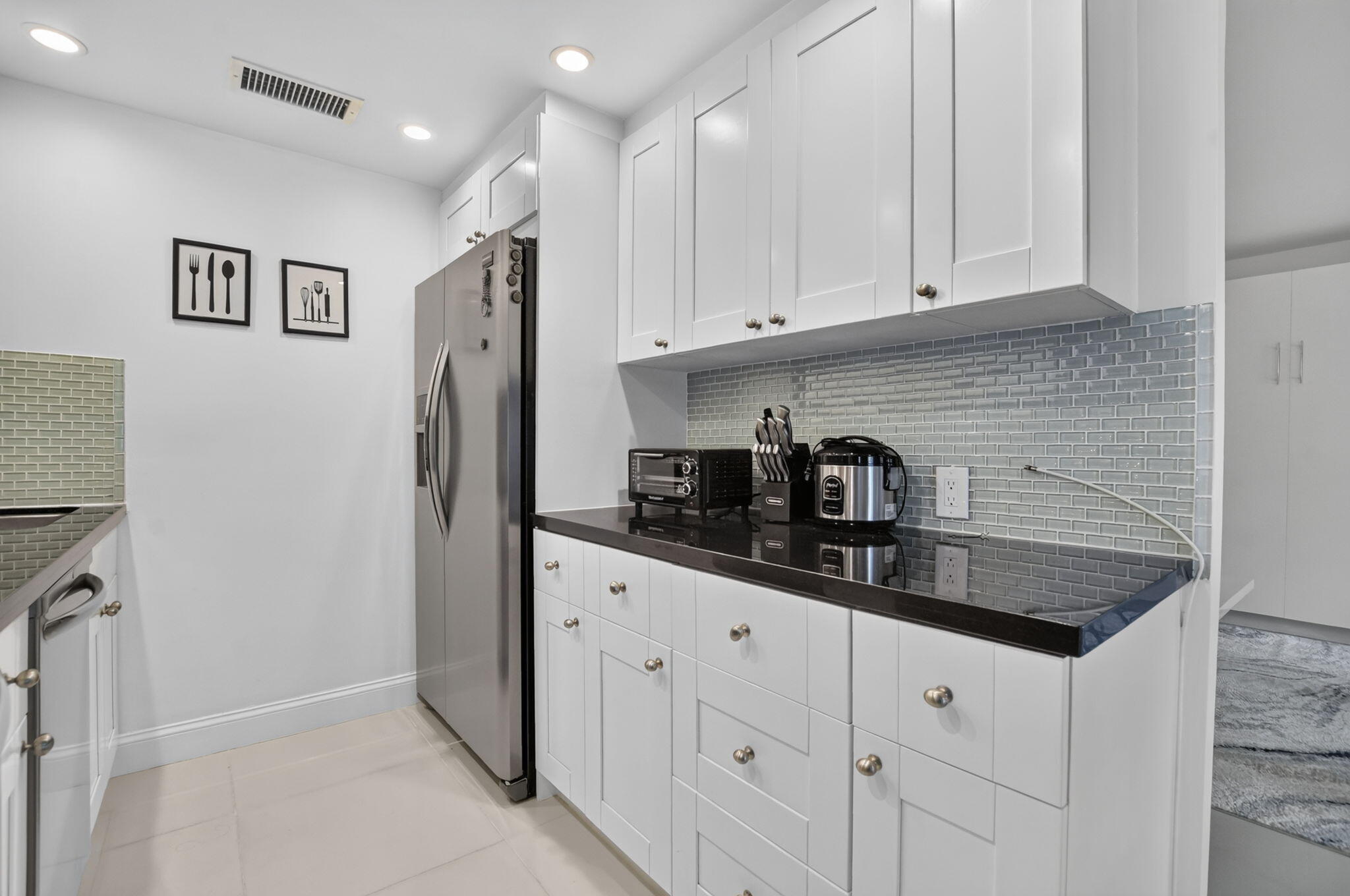 1061 Exeter Boca Raton, FL 33434 - Photo 11 of 82 12-web-or-mls-DSC_2900