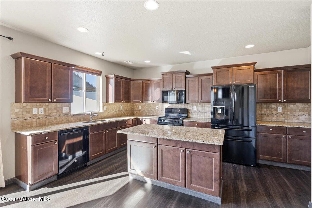 6264 West Alliance Street Rathdrum, ID 83858 - Photo 7 of 24 Kitchen