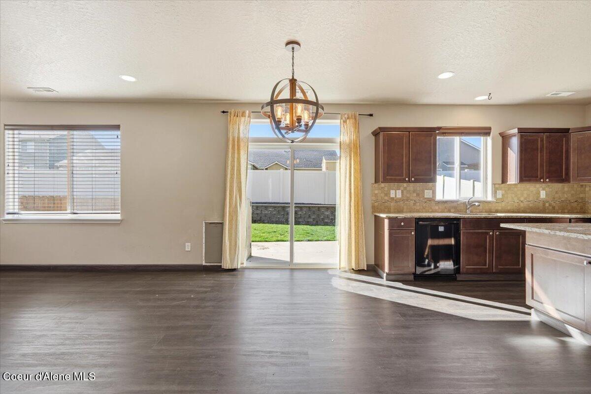 6264 West Alliance Street Rathdrum, ID 83858 - Photo 9 of 24 Kitchen