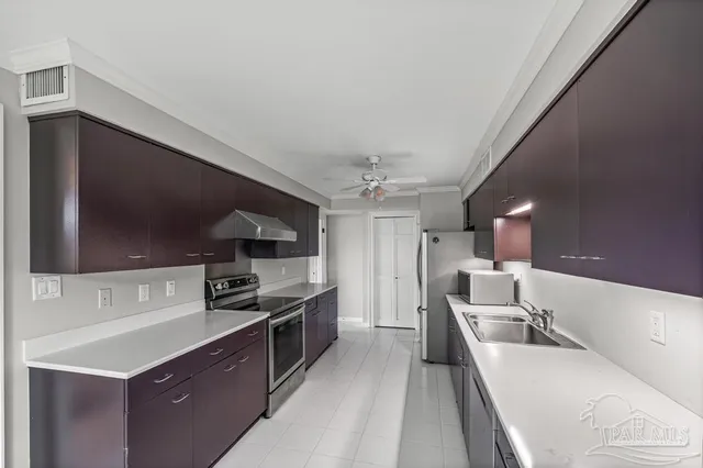 a picture of a bathroom