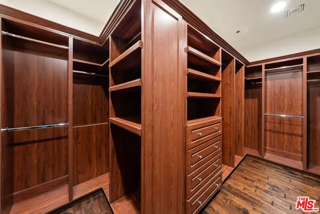 a view of walk in closet