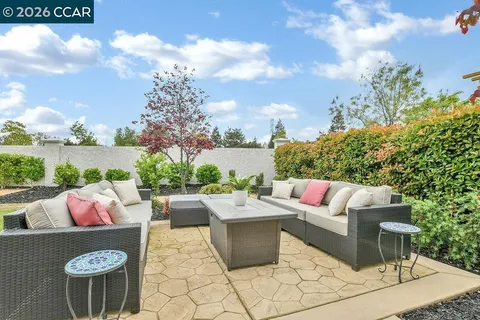 $950,000 | 5449 Mountain Rdg Way, Antioch, CA 94531