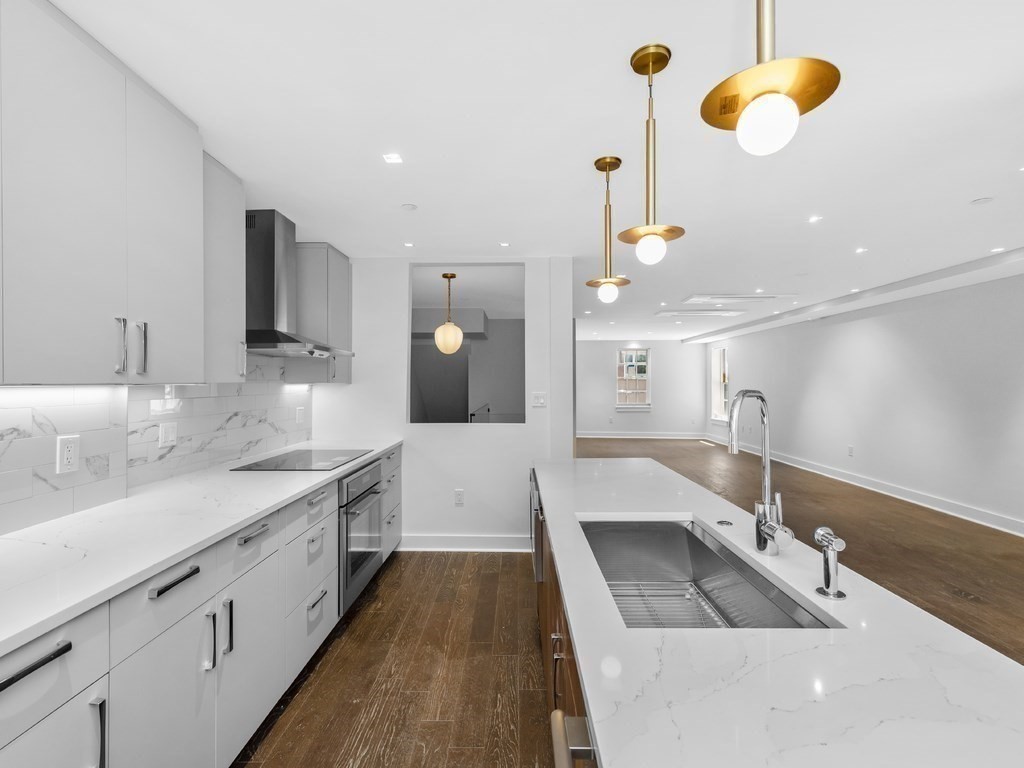 33-35 Bowdoin Street, Unit 1 Boston, MA 02114 - Photo 4 of 13