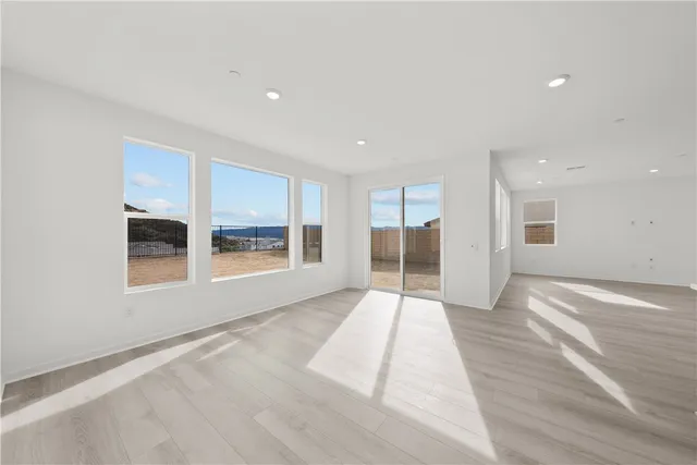 $999,990 | 30140 Crestline Court, Castaic, CA 91384