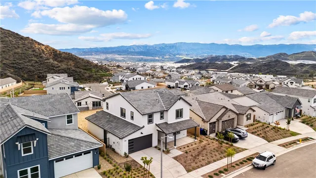 $999,990 | 30140 Crestline Court, Castaic, CA 91384