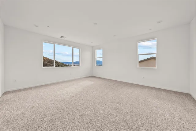 $999,990 | 30140 Crestline Court, Castaic, CA 91384