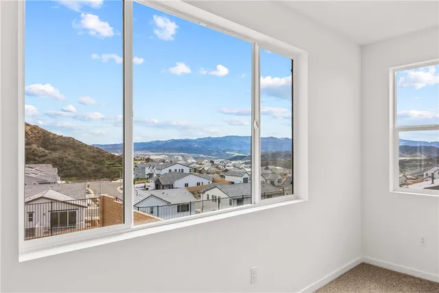 $999,990 | 30140 Crestline Court, Castaic, CA 91384