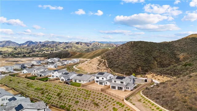 $999,990 | 30140 Crestline Court, Castaic, CA 91384