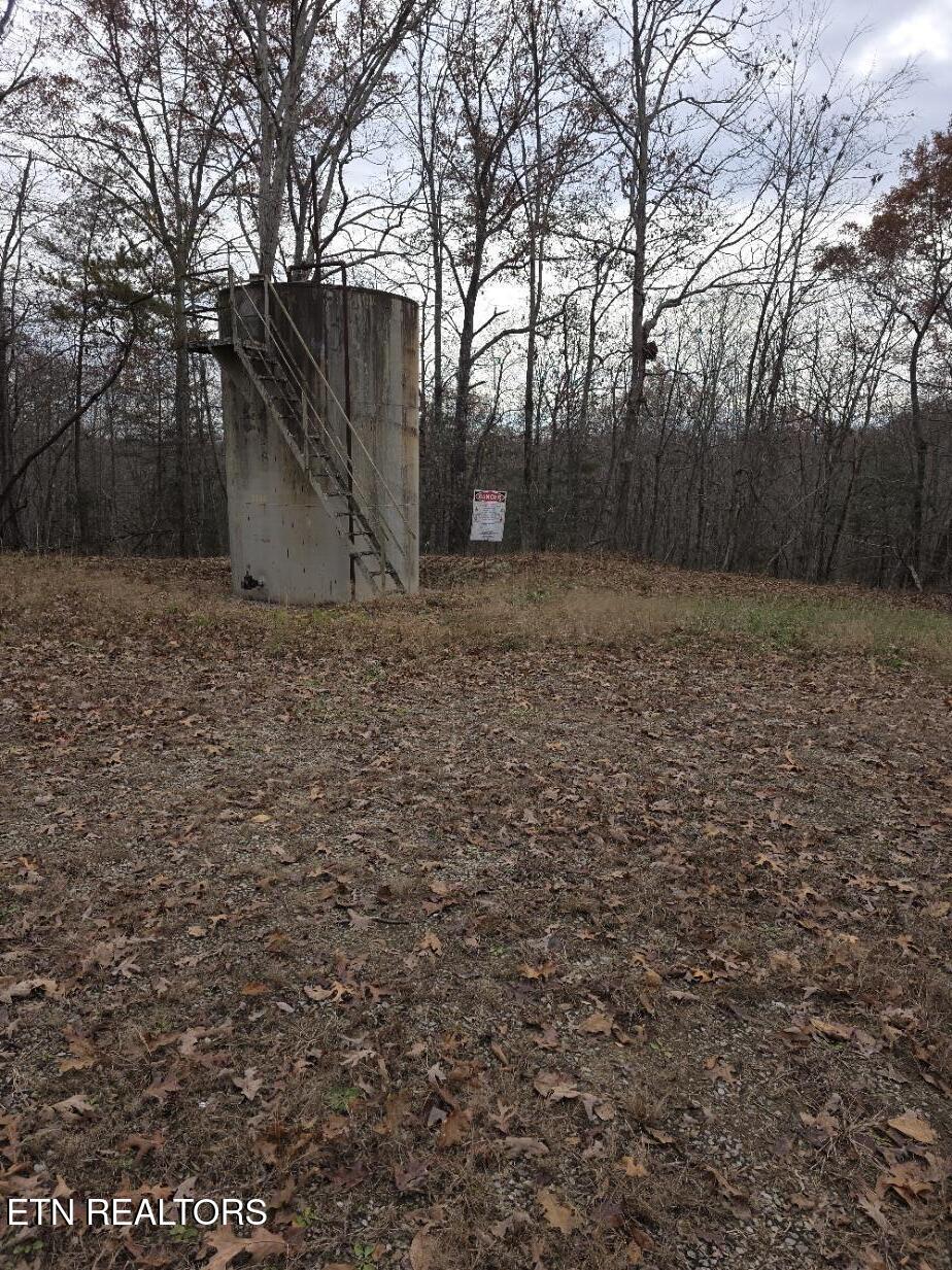 Jr Cox Road Lancing, TN 37770 - Photo 2 of 6 Oil Well