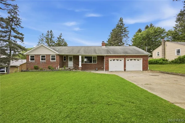$234,900 | 2000 Vermont Street, North Collins, NY 14111