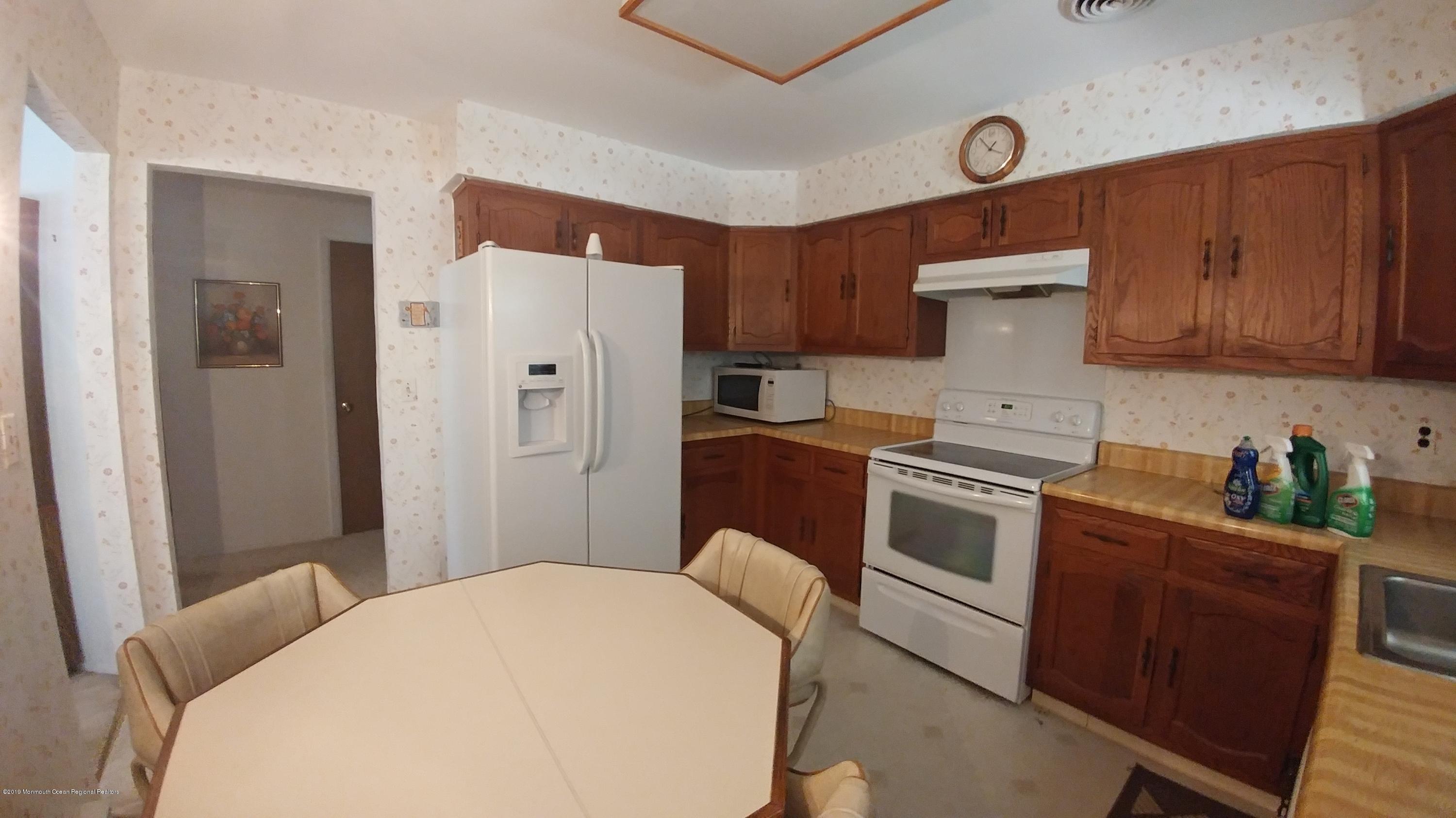 8A Fallbrook Street, Unit B Whiting, NJ 08759 - Photo 9 of 14 0604191508c