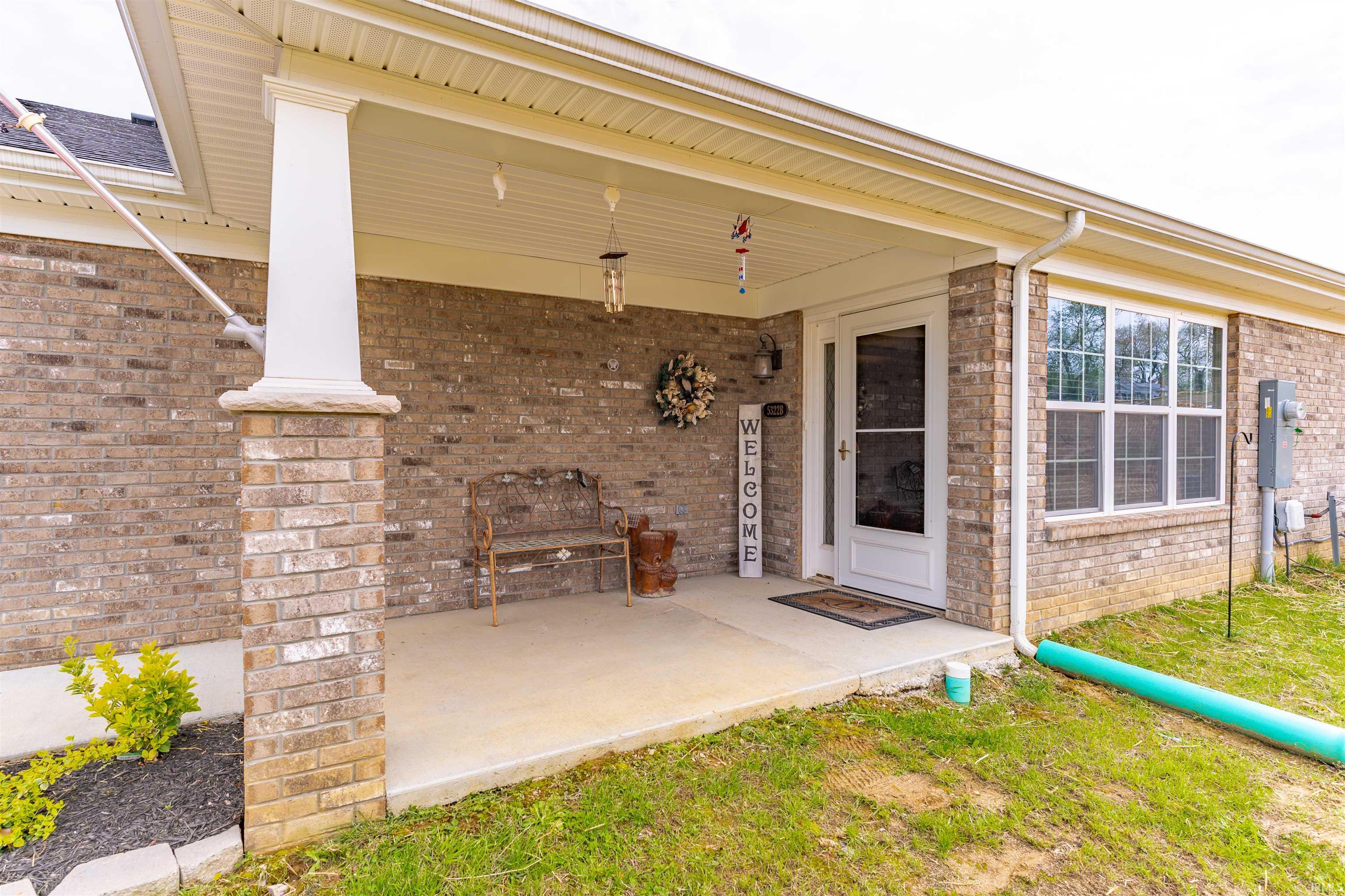 5322 Dauby Drive, Unit B Evansville, IN 47710 - Photo 2 of 35