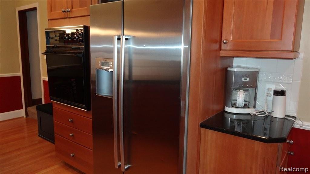 276 Merriweather Road Grosse Pointe, MI 48236 - Photo 8 of 24 8.JPG