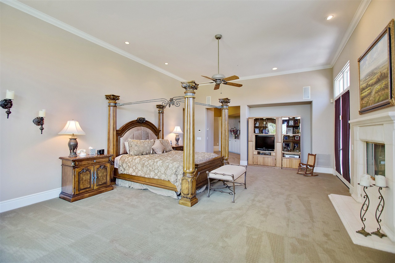 7301 Vista Rancho Court Rancho Santa Fe, CA 92091 - Photo 14 of 25