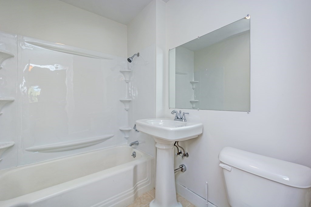 159 West Street Clinton, MA 01510 - Photo 31 of 42 Gallery Image 31