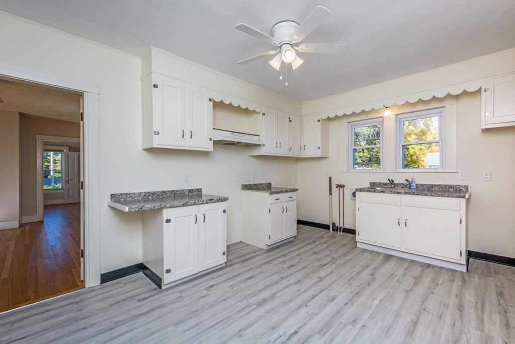 159 West Street Clinton, MA 01510 - Photo 4 of 42 Gallery Image 4
