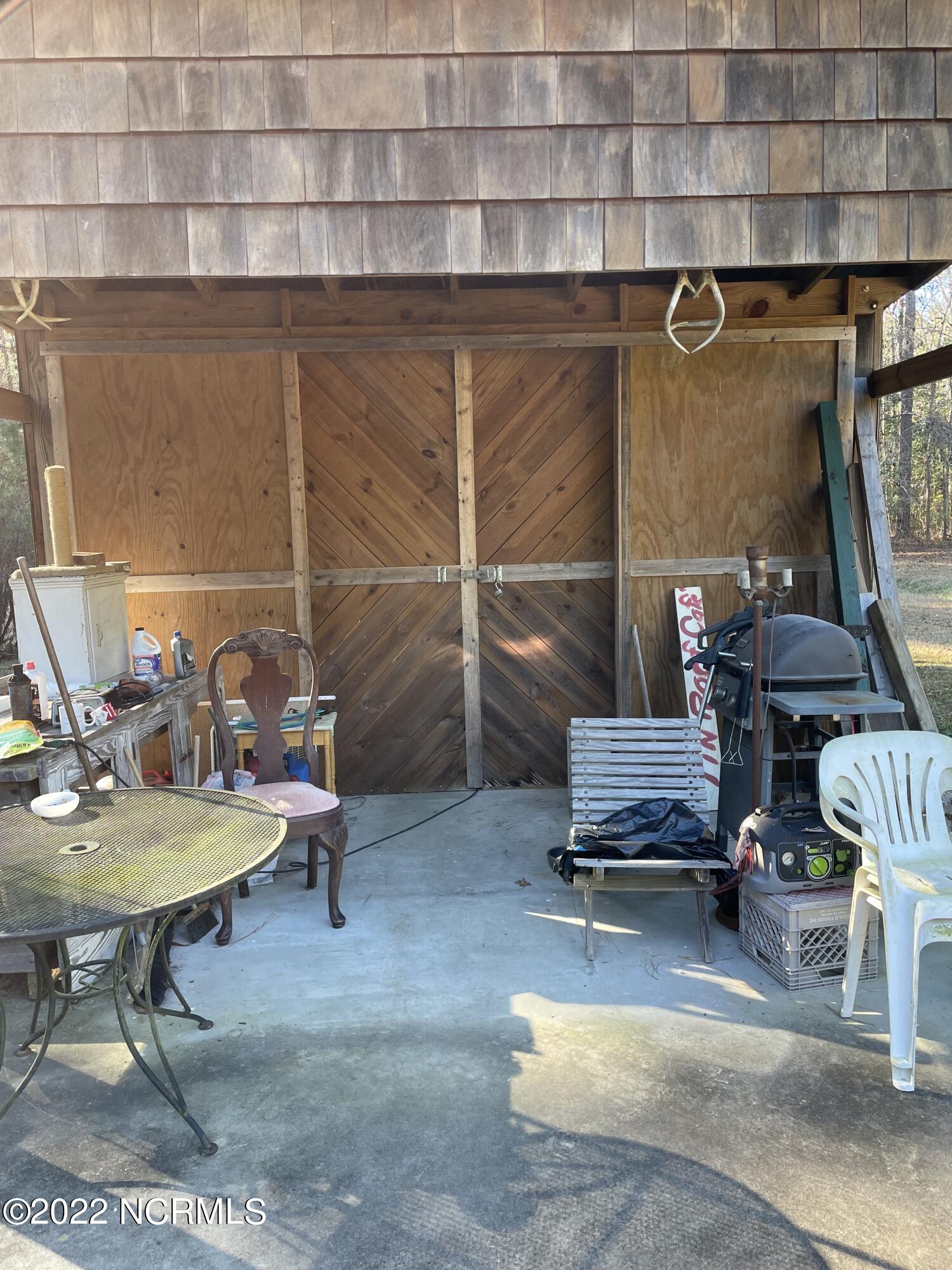 198 Jefferson Road Lake Waccamaw, NC 28450 - Photo 12 of 13 pole barn 198 jr