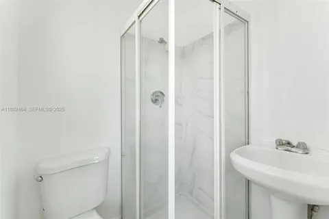 $860,000 | 1 Northeast 86th Street, El Portal, FL 33138