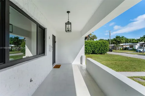 $860,000 | 1 Northeast 86th Street, El Portal, FL 33138