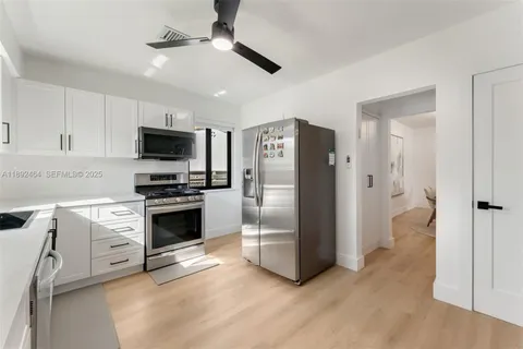 $860,000 | 1 Northeast 86th Street, El Portal, FL 33138