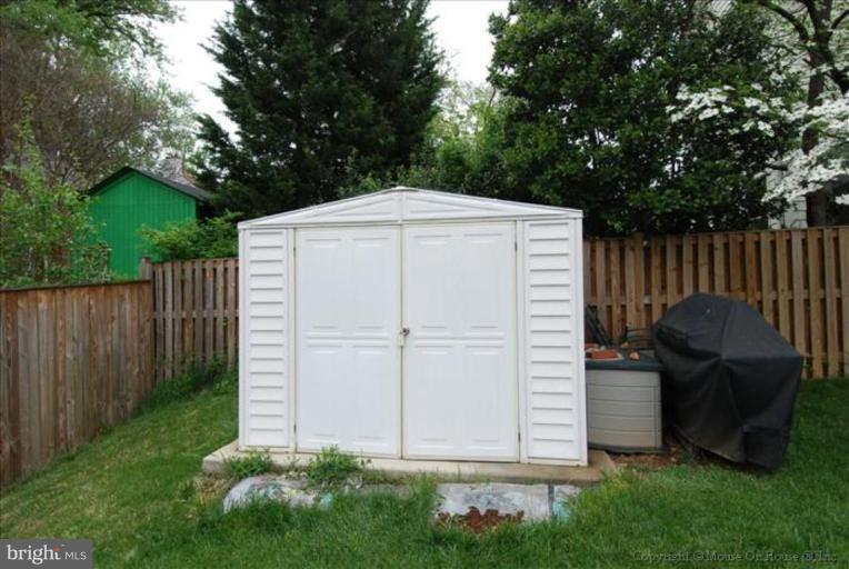 9608 Evergreen Street Silver Spring, MD 20901 - Photo 3 of 22 Shed