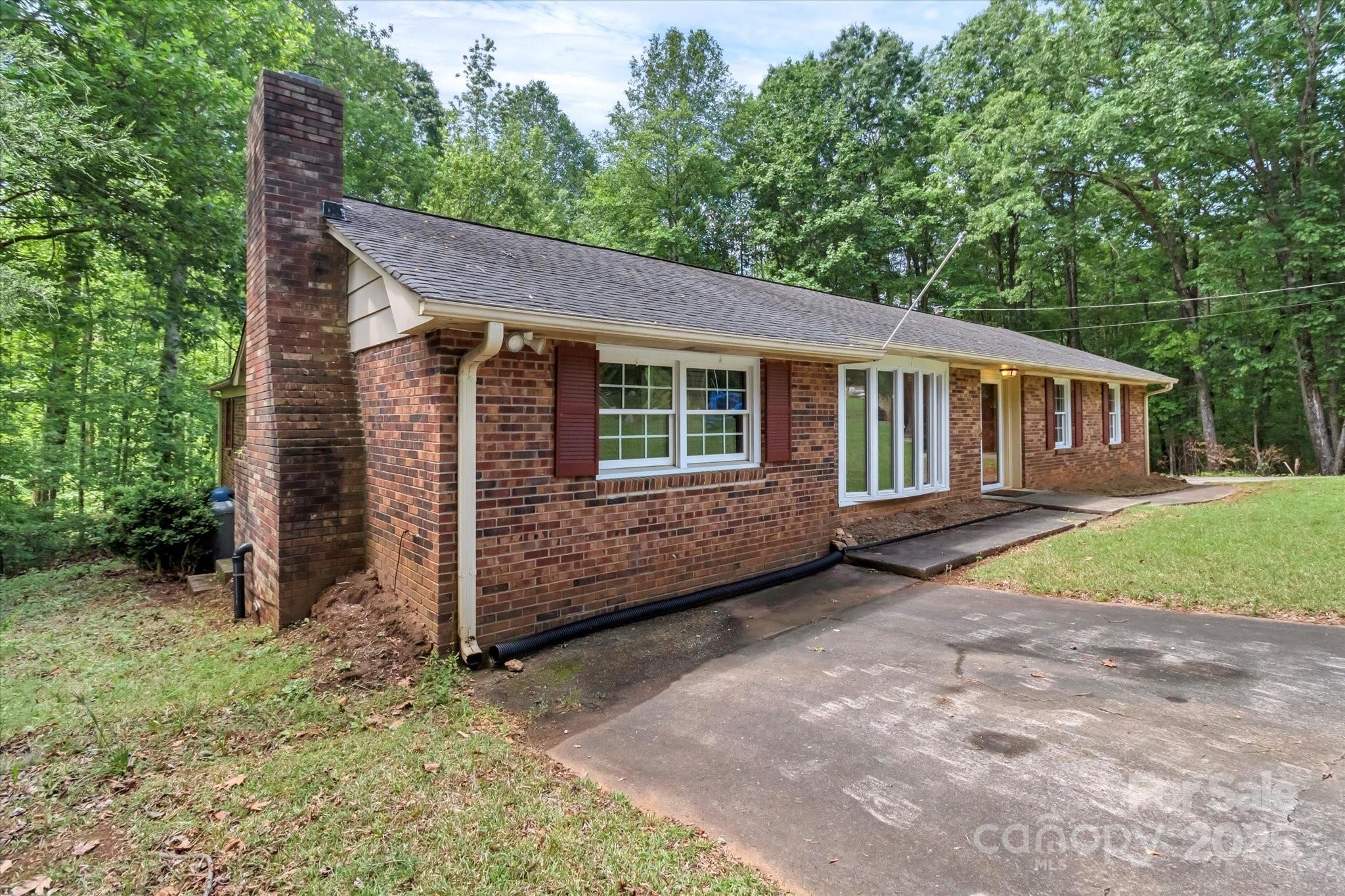 182 Freedom Mill Road Gastonia, NC 28052 - Photo 4 of 44 Gallery Image 4
