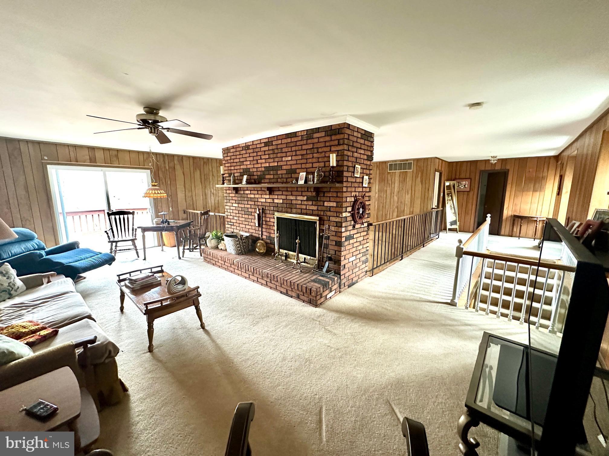 322 Halsey Road Annapolis, MD 21401 - Photo 21 of 56 2nd flr. Family Room Alt. View Open To Below