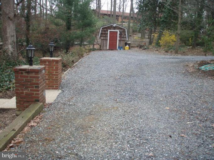 322 Halsey Road Annapolis, MD 21401 - Photo 48 of 56 Exterior Driveway