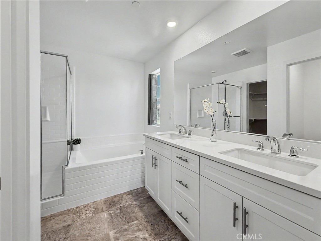 1366 Thunderbolt Lane Rialto, CA 92376 - Photo 11 of 16 primary bathroom