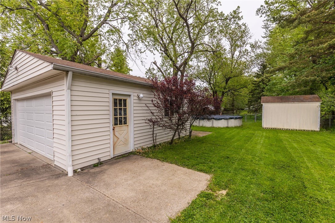 1667 Sunview Road Cleveland, OH 44124 - Photo 29 of 31