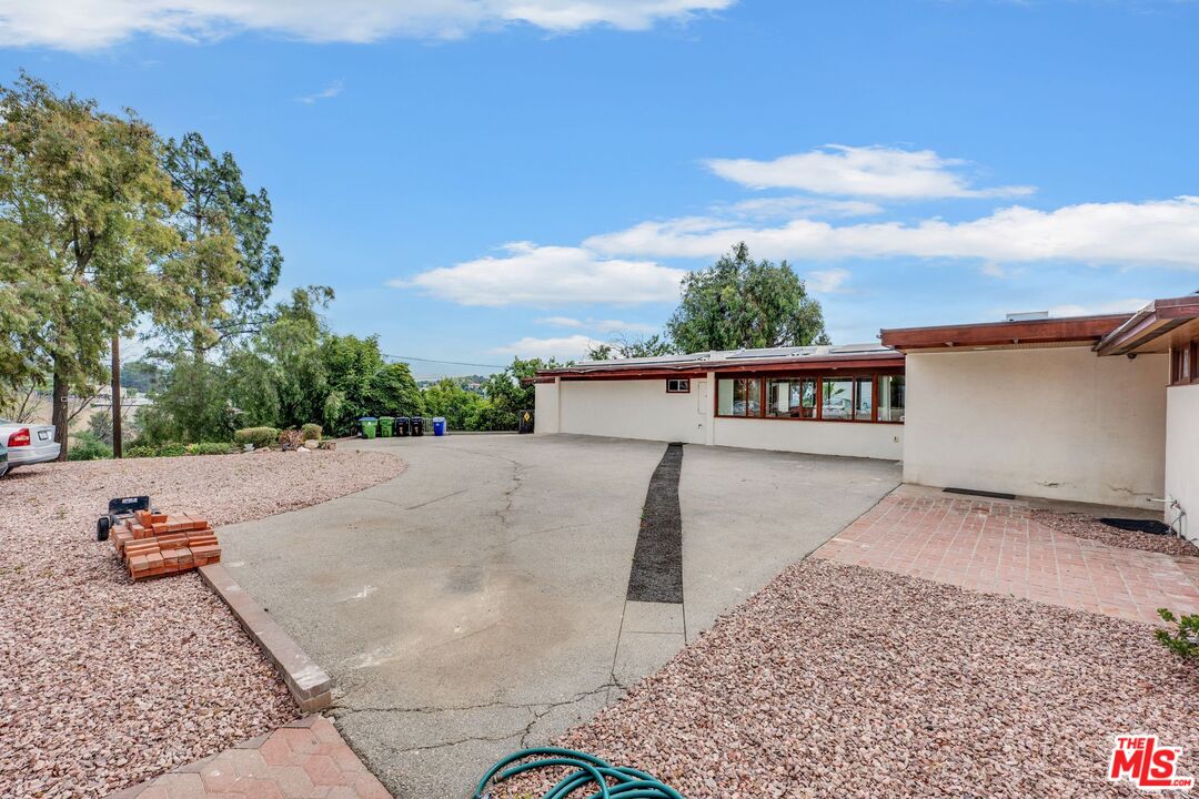 17728 Ridgeway Road Granada Hills, CA 91344 - Photo 35 of 54