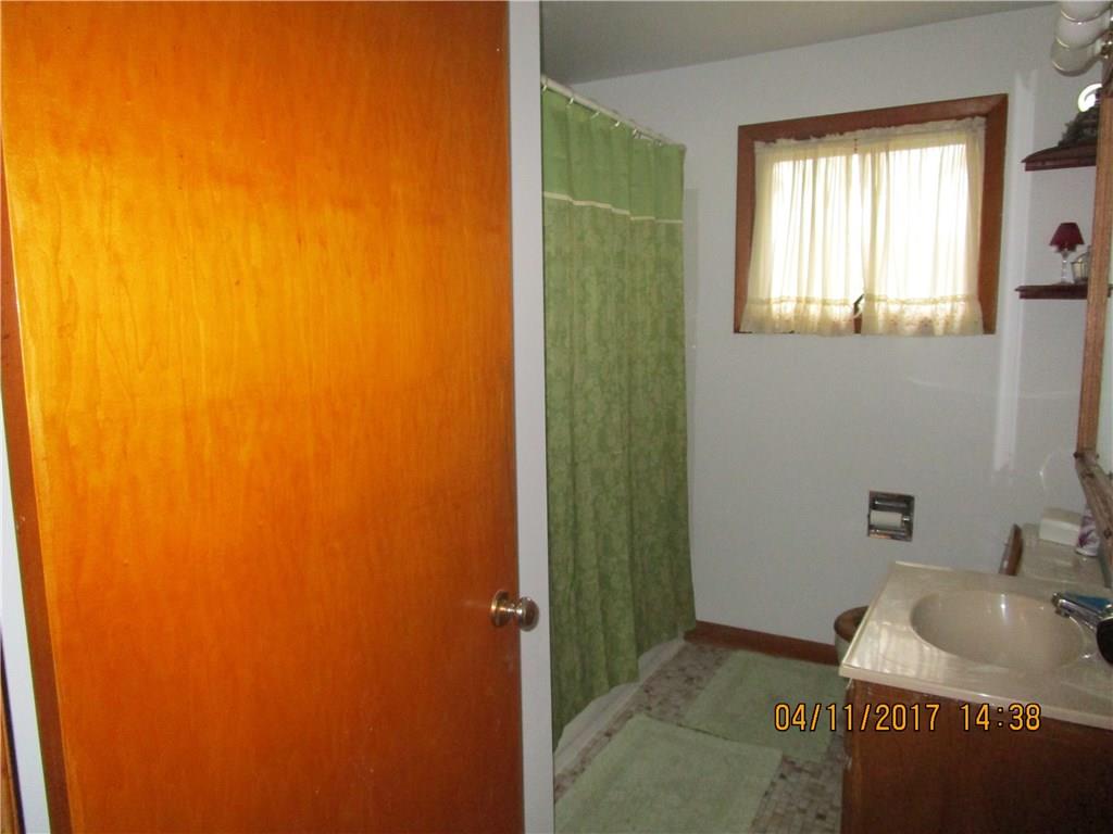 200 Giesey Road Ligonier, PA 15658 - Photo 10 of 15 Main bath