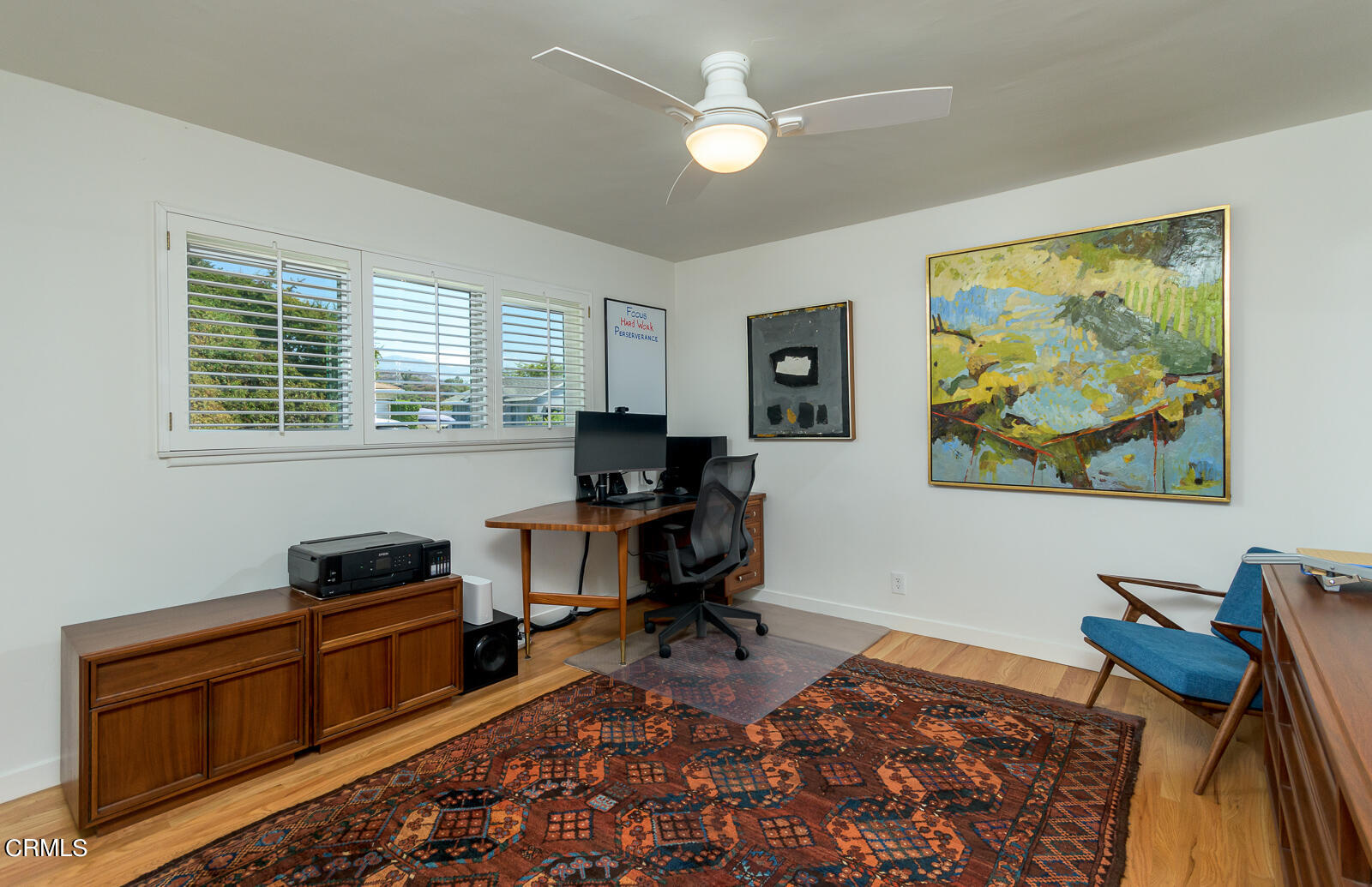 667 Glen Avenue Glendale, CA 91206 - Photo 26 of 46 a workspace with furniture and window