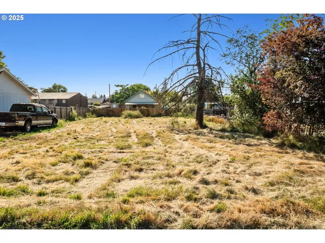 $120,000 | 206 South Molalla Avenue, Molalla, OR 97038