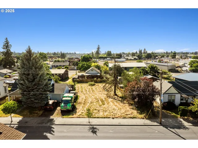 $120,000 | 206 South Molalla Avenue, Molalla, OR 97038